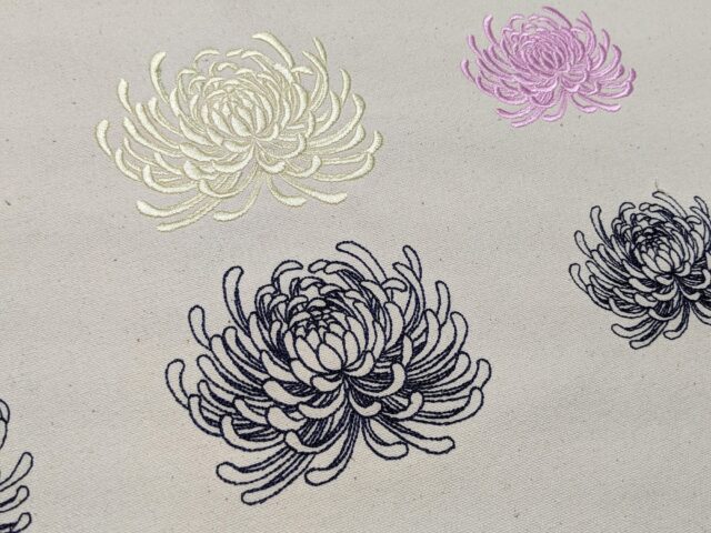 『日本の伝統刺繍CD』の菊の刺繍試し縫い
